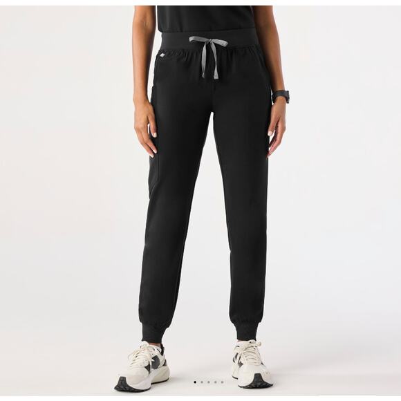 FIGS Women's Zamora Jogger Scrub Pants size Large Black- Preowned W20SW2028 - Picture 1 of 6